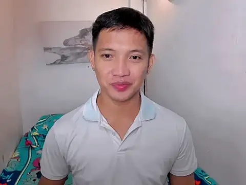 xSebastian19 online show from September 17, 2025, 4:52 pm