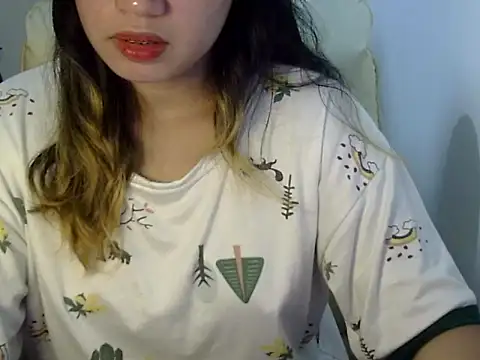    zurIII09  online show from October 4, 2025, 7:28 am