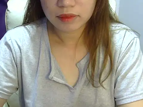    zurIII09  online show from April 12, 2026, 8:08 am