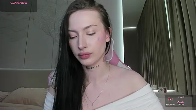 JenniferQueen11 online show from June 4, 2026, 7:31 pm