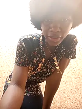 Petite li online show from January 6, 2026, 6:50 am