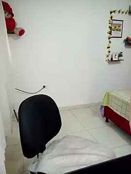 lorenitabella online show from March 13, 2026, 9:54 pm