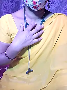 Snapshot of XBHUUME chatting on February 10, 2025, 5:19 pm XBHUUME online show from February 10, 2025, 5:19 pm