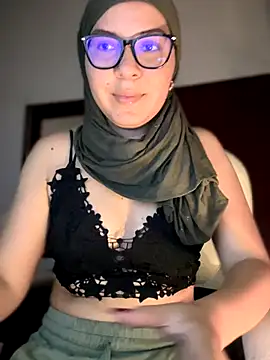 MatchedEyebrow online show from September 18, 2025, 9:50 pm