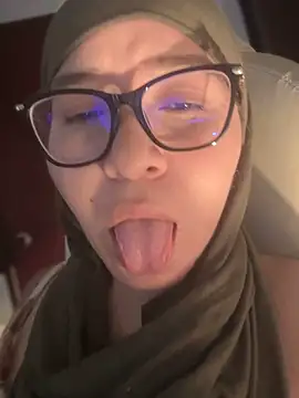 MatchedEyebrow online show from September 19, 2025, 9:37 pm