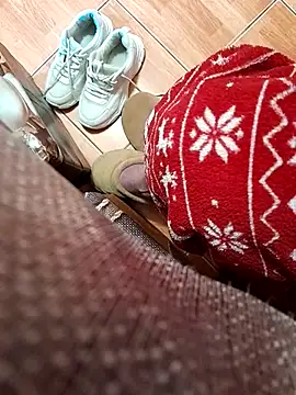 feet toes online show from February 18, 2025, 6:04 am