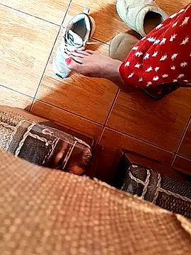 feet toes online show from February 26, 2025, 6:15 am