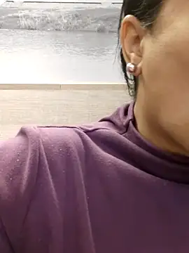 Molly newman6 online show from November 30, 2025, 1:04 pm