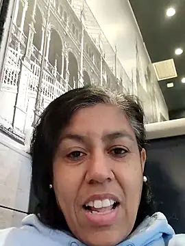 Molly newman6 online show from December 4, 2025, 3:54 pm