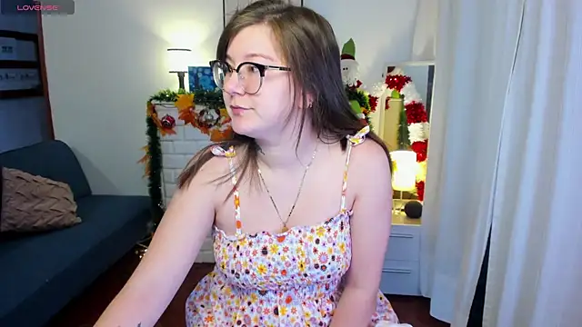 HunnyyLove online show from December 23, 2024, 3:33 pm