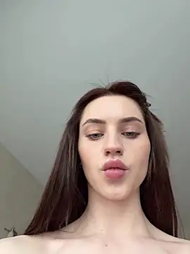 Snapshot of Camilla_Railian chatting on July 2, 2026, 4:02 pm Camilla Railian online show from July 2, 2026, 4:02 pm