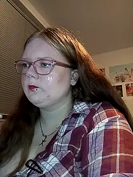 Merle18 online show from September 13, 2025, 6:29 pm