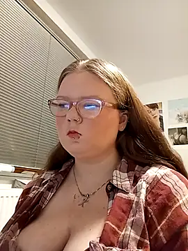 Merle18 online show from October 16, 2025, 5:47 pm