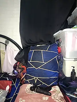  Shimmerlyn  online show from April 1, 2026, 1:41 pm