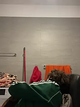 Snapshot of Dirtywheels chatting on January 21, 2025, 11:45 pm Dirtywheels online show from January 21, 2025, 11:45 pm