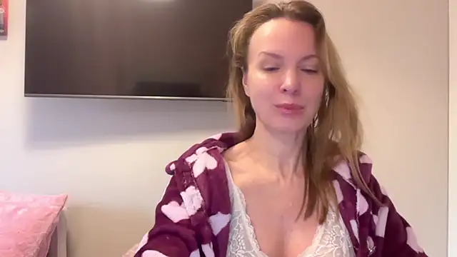 RachellAmazing online show from March 16, 2025, 6:20 am