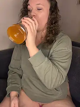 AuroraSummers online show from March 13, 2025, 2:27 am