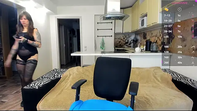 Snapshot of StacyTigerr chatting on October 14, 2025, 4:08 pm StacyTigerr online show from October 14, 2025, 4:08 pm