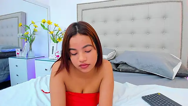 AnahiRivera online show from December 4, 2024, 3:32 pm