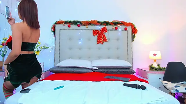 AnahiRivera online show from December 23, 2024, 12:30 pm