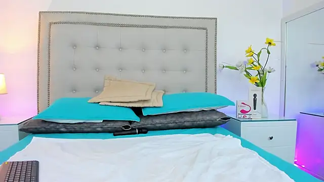 AnahiRivera online show from March 7, 2025, 2:45 pm