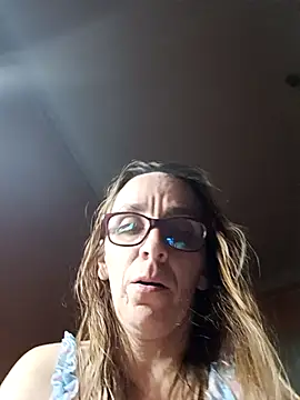 Dettybitch40 online show from October 15, 2025, 6:52 pm