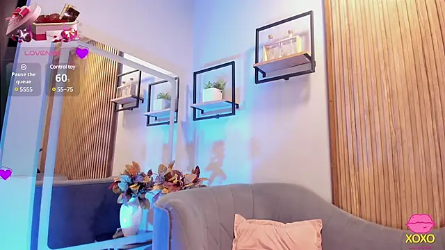 HannaPetit online show from February 23, 2025, 5:50 pm