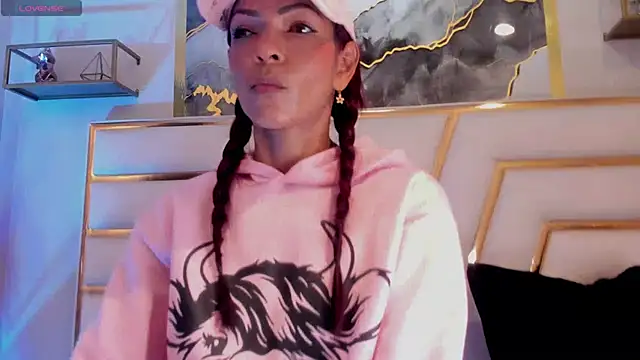 HannaPetit online show from April 9, 2026, 7:08 pm