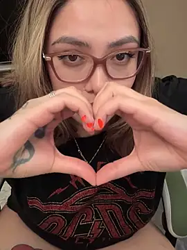 Snapshot of nativepumpkin95 chatting on December 31, 2024, 5:00 am nativepumpkin95 online show from December 31, 2024, 5:00 am