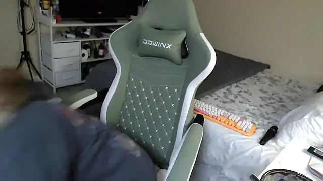 Snapshot of nativepumpkin95 chatting on January 11, 2025, 1:37 am nativepumpkin95 online show from January 11, 2025, 1:37 am