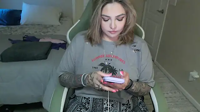 Snapshot of nativepumpkin95 chatting on February 1, 2025, 12:18 am nativepumpkin95 online show from February 1, 2025, 12:18 am