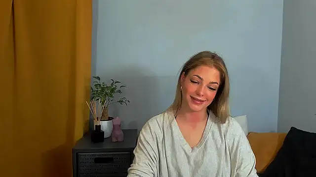 LilyBlondee online show from February 19, 2025, 5:27 pm