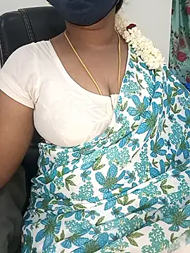 Snapshot of Tamil-hotwife chatting on June 3, 2026, 5:40 pm Tamil-hotwife online show from June 3, 2026, 5:40 pm