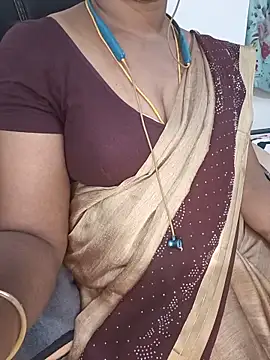 Snapshot of Tamil-hotwife chatting on June 12, 2026, 9:03 pm Tamil-hotwife online show from June 12, 2026, 9:03 pm