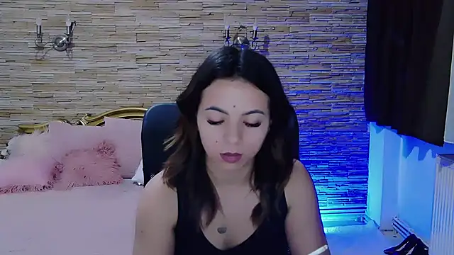 PlayfulElla online show from December 15, 2024, 6:40 am