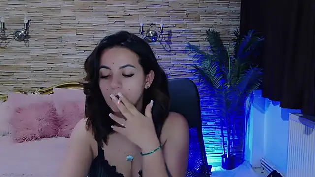 PlayfulElla online show from December 16, 2024, 3:00 pm