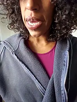 Goldenlace online show from November 28, 2025, 12:41 pm