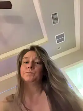 Vivian MayXxX online show from February 17, 2026, 10:05 pm