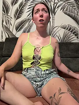 Snapshot of Daisy_Michto_Officiel chatting on July 12, 2026, 9:39 pm Daisy Michto Officiel online show from July 12, 2026, 9:39 pm