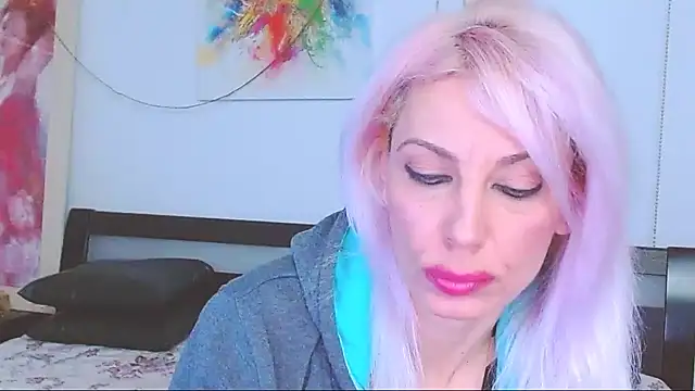 Snapshot of HoneyLara chatting on February 11, 2025, 10:50 pm HoneyLara online show from February 11, 2025, 10:50 pm