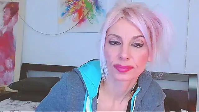 Snapshot of HoneyLara chatting on February 12, 2025, 1:52 am HoneyLara online show from February 12, 2025, 1:52 am