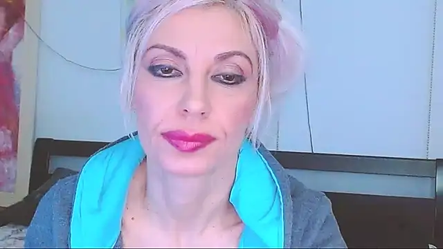 Snapshot of HoneyLara chatting on February 15, 2025, 1:31 am HoneyLara online show from February 15, 2025, 1:31 am