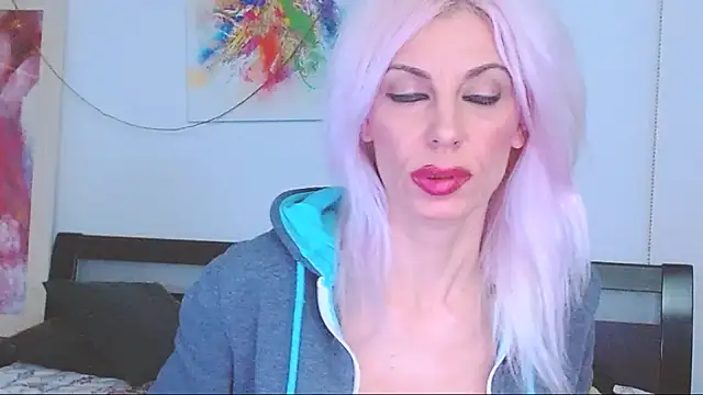 Snapshot of HoneyLara chatting on February 15, 2025, 9:15 pm HoneyLara online show from February 15, 2025, 9:15 pm