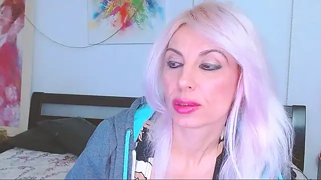 Snapshot of HoneyLara chatting on February 17, 2025, 3:25 am HoneyLara online show from February 17, 2025, 3:25 am