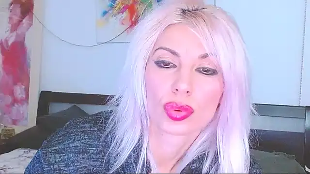 Snapshot of HoneyLara chatting on February 17, 2025, 8:04 pm HoneyLara online show from February 17, 2025, 8:04 pm