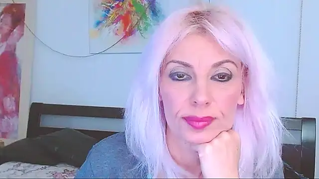 Snapshot of HoneyLara chatting on February 19, 2025, 8:20 pm HoneyLara online show from February 19, 2025, 8:20 pm