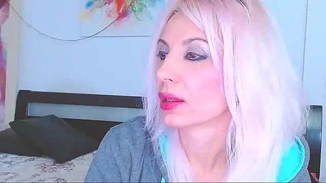 Snapshot of HoneyLara chatting on February 22, 2025, 3:12 am HoneyLara online show from February 22, 2025, 3:12 am