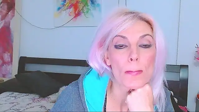 Snapshot of HoneyLara chatting on February 22, 2025, 11:03 pm HoneyLara online show from February 22, 2025, 11:03 pm