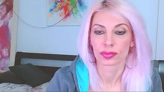 Snapshot of HoneyLara chatting on February 28, 2025, 6:54 am HoneyLara online show from February 28, 2025, 6:54 am