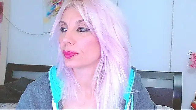 Snapshot of HoneyLara chatting on March 7, 2025, 1:31 am HoneyLara online show from March 7, 2025, 1:31 am